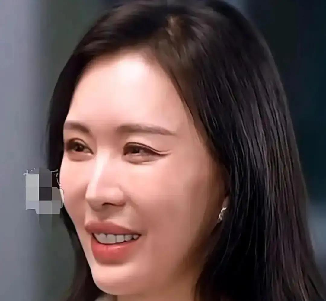 王石田朴珺真离了？最新工商档案显示，两人共同执掌的基金会仍正常年检，法人还