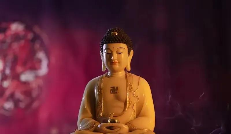 千万不要对佛祖不理不睬，佛祖能保佑你家宅平安，无病无灾，关键是你要接！[祈祷][