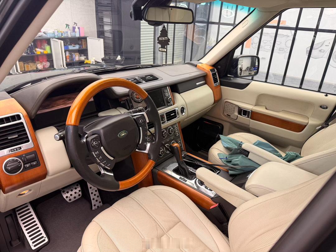 事情是这样的，拍L322情怀车（图1-2-3这部），然后和公子一齐中毒，太赞的揽