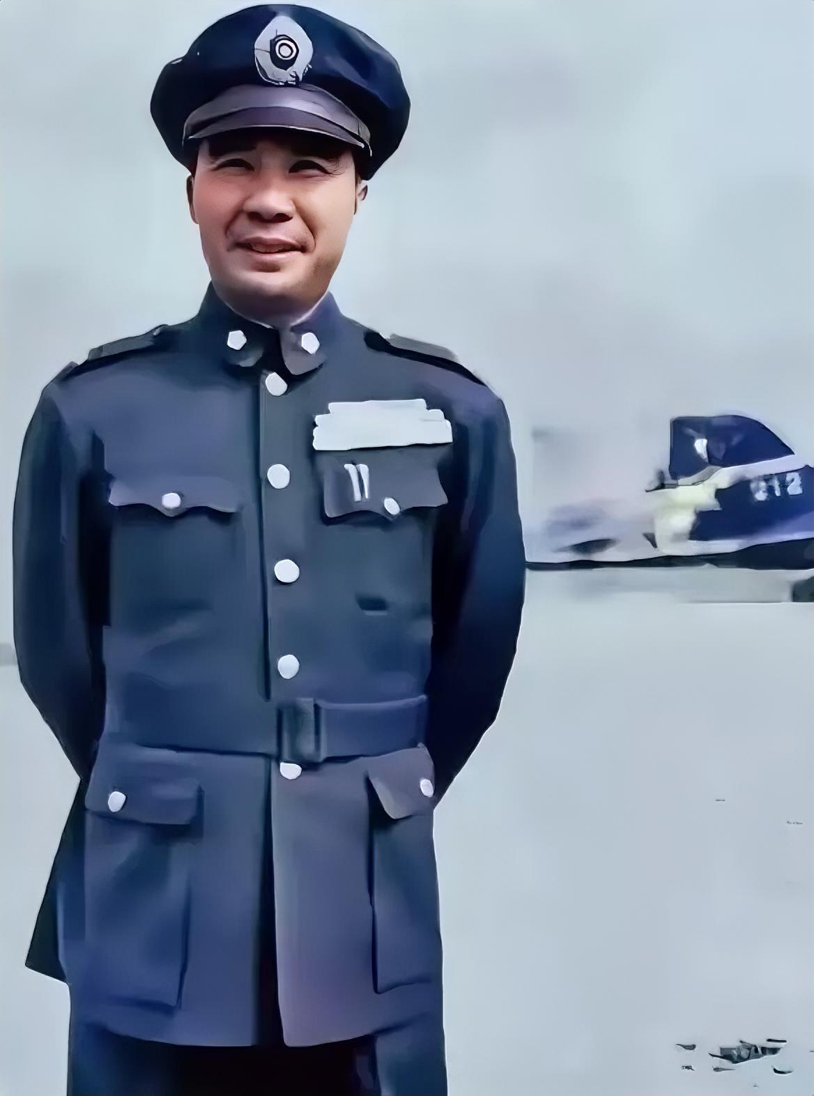 1941年，日军用毒气攻下高安城，74军军长王耀武看着满地的国军尸体悲痛欲绝，这