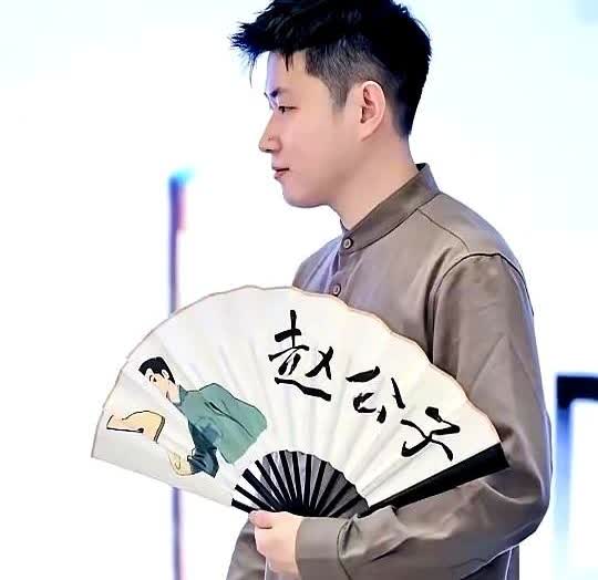 赵心童这事，现在回头看，真让人唏嘘。2021年拿下英锦赛冠军，打法行云流