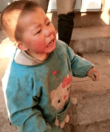 社会事件: 可怜的孩子又找妈妈呢 可是妈妈已经嫁人了