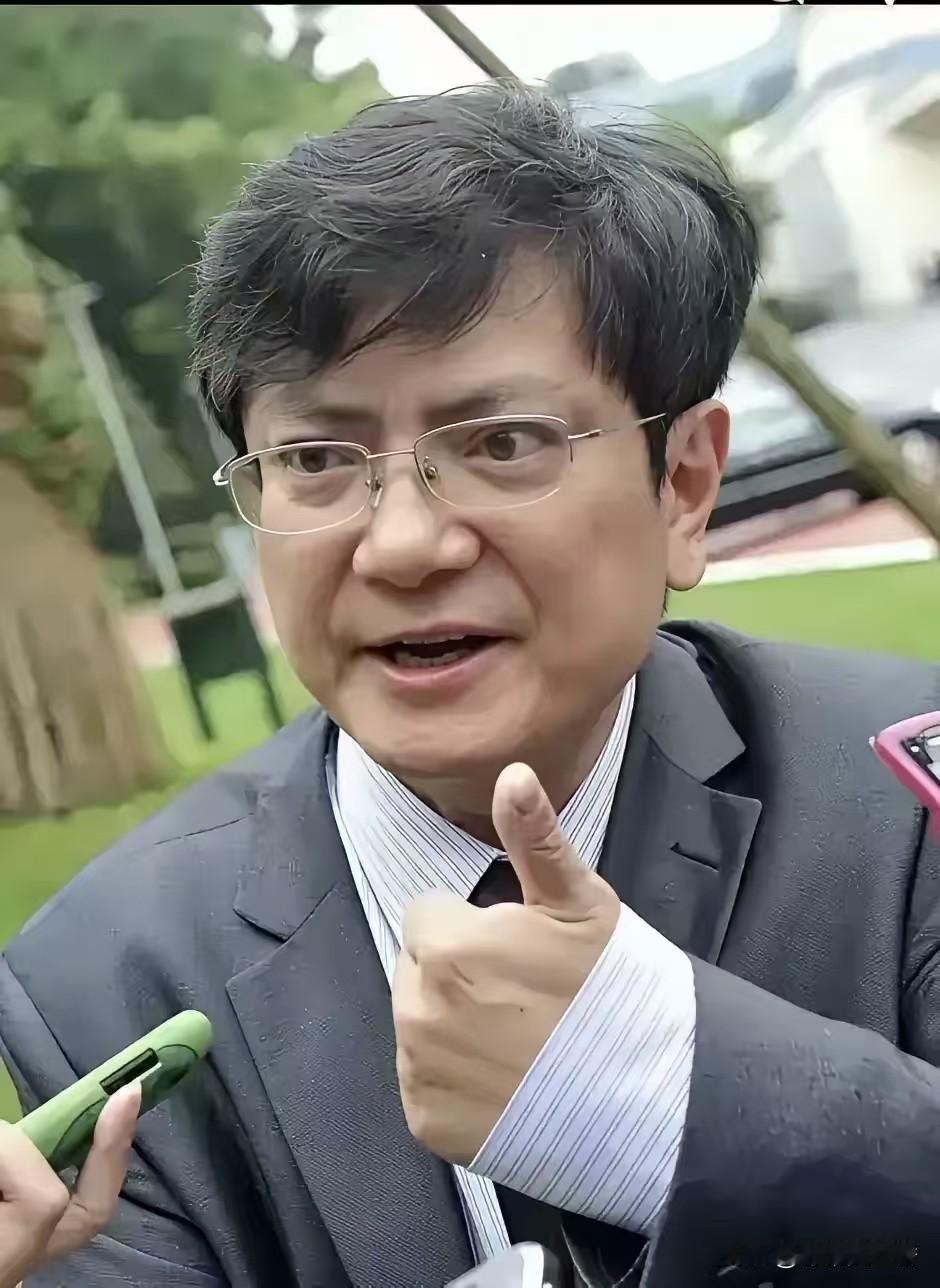 现在的年轻人，假如没有父母兜底，90%的人都要离婚。不是人不行，是时代变了。你爷