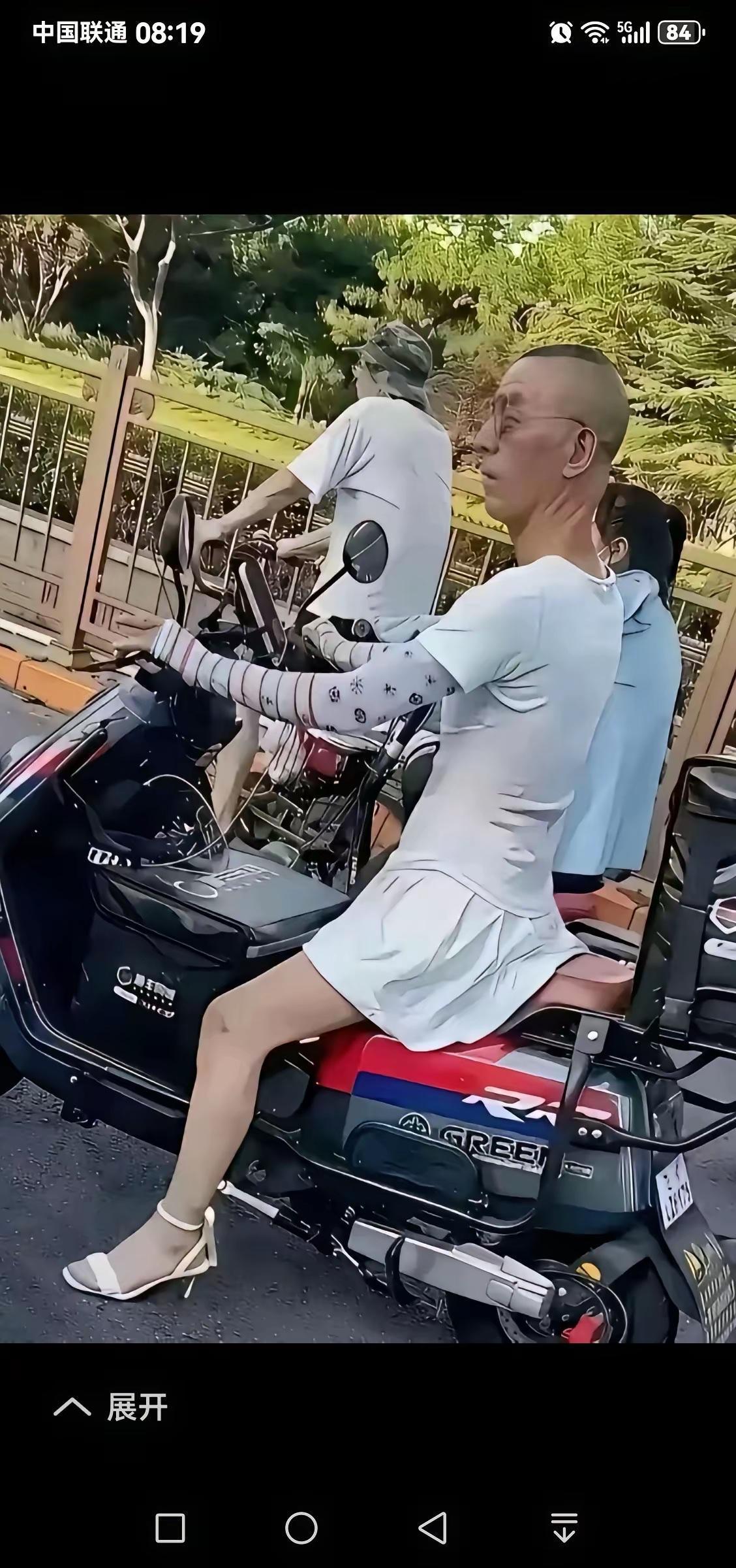 这算不算“投错胎”了还是故意“耍怪”博取流量呢如果投错胎了，可以去泰国试一下