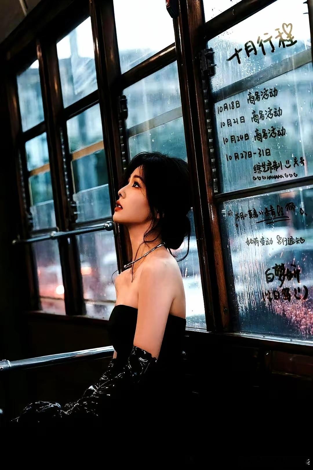 女主又换，剧还能拍吗？​《归鸾》四年换四个女主，陈都灵、张婧仪、卢昱晓、向涵之挨