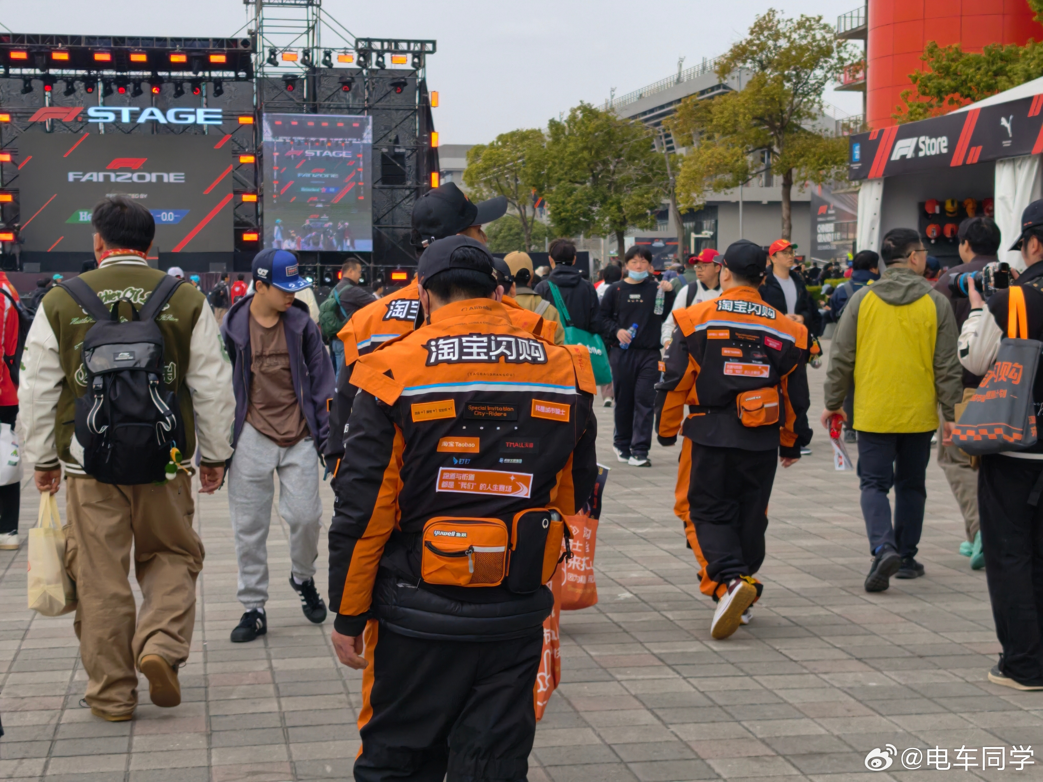 偶遇迈凯伦队工作人员大v聊车