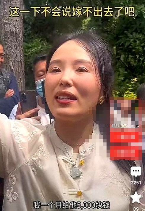 相亲现场，这个女人给男人来了个灵魂拷问！她问在场的男人："我愿意娶一个男人，