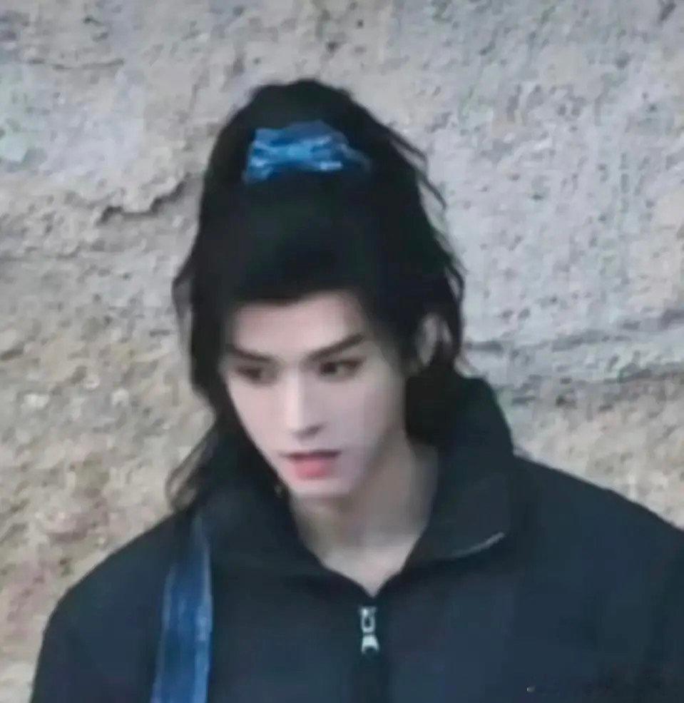 龚俊代拍图和粉丝精修图之天差地别，p图技术好牛