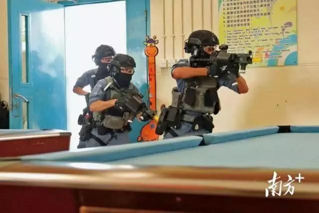 香港警队换装国产冲锋枪，这事儿太让人兴奋了！5月6日，香港警务处证实采购国产CS