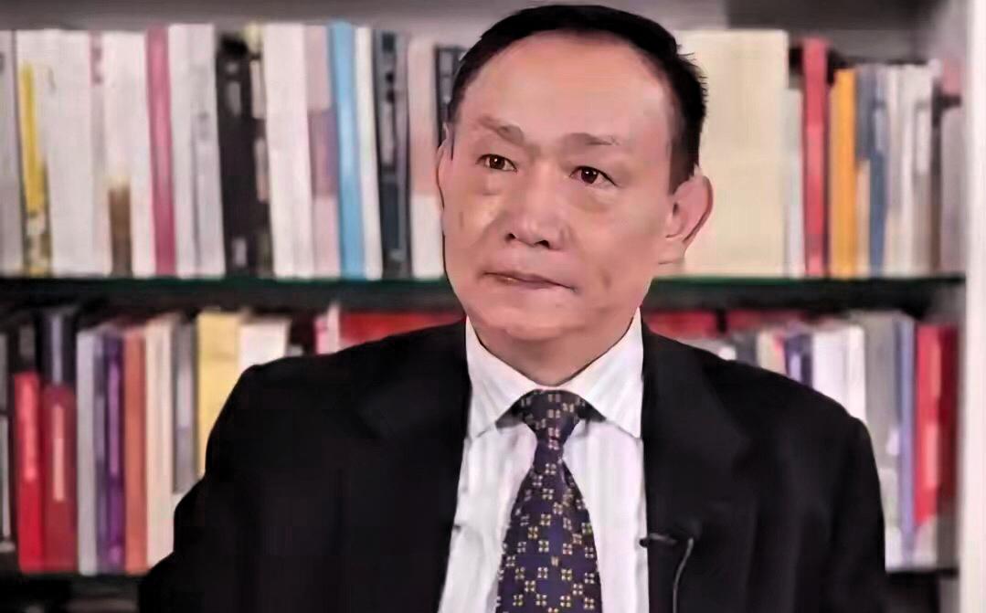 卢麒元解读历史，眼光是真够毒辣的。教科书说大明亡于“内忧外患”，可撕开那层遮羞