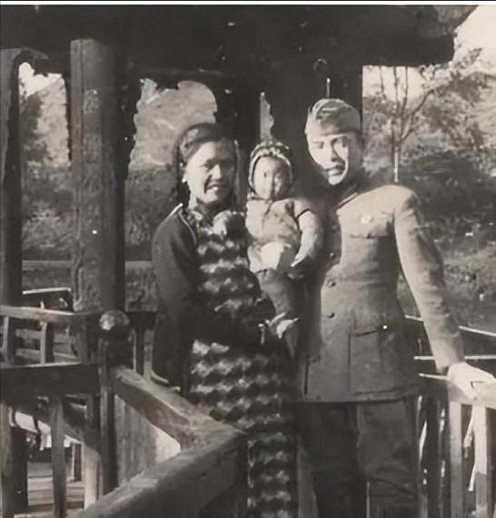 1938年，国民党高官陈尔晋与珠宝商之女完婚。结婚后不久，陈尔晋发现妻子