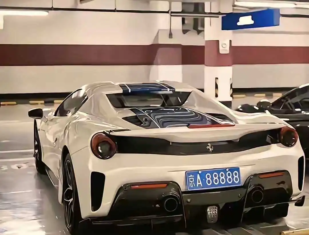这两个车牌对比，哪个价值高呢？