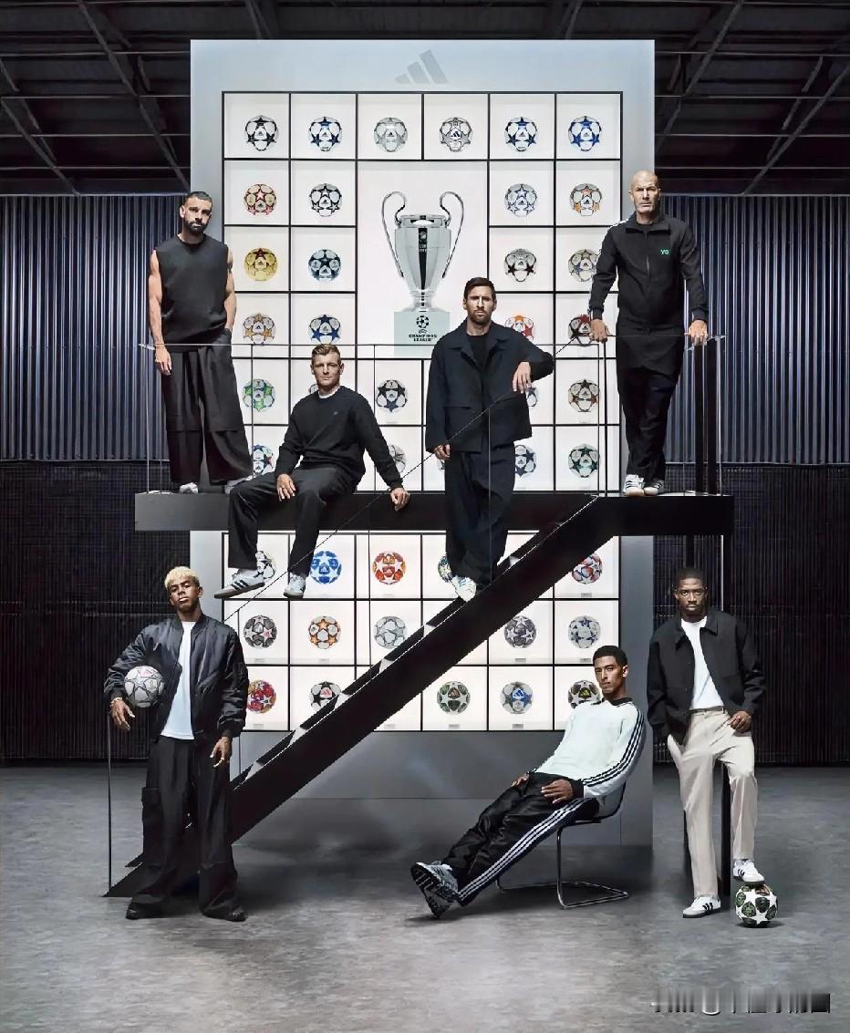 欧冠25周年宣传图，作为欧冠之王，C罗竟然不在列，原来是这个原因。欧冠邀请了7