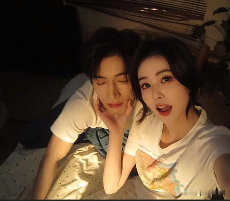 王星越盼星星盼月亮，终于在第三次合作时和白鹿在一起啦。之前他在《周生如故》里