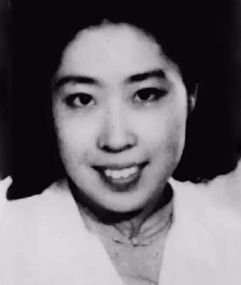 12年牢狱后来平反，她晚年却设宴请老对手后人吃饭，王光美的账是怎么算的？20