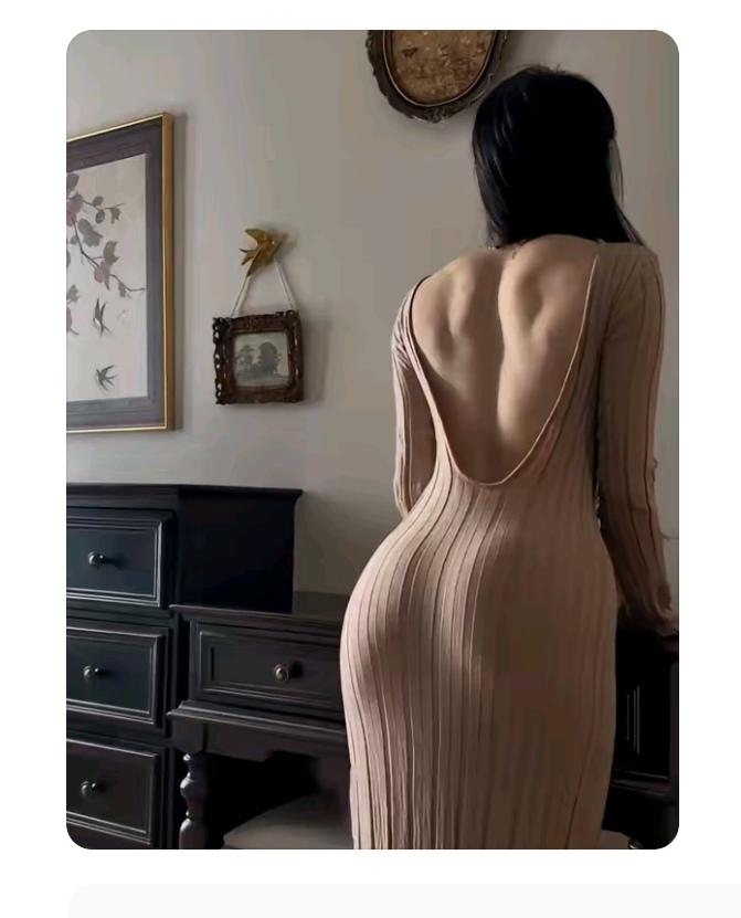 随意今年夏季真的热；美女在家穿睡衣；只要自己喜欢穿；管他别人怎么说；适