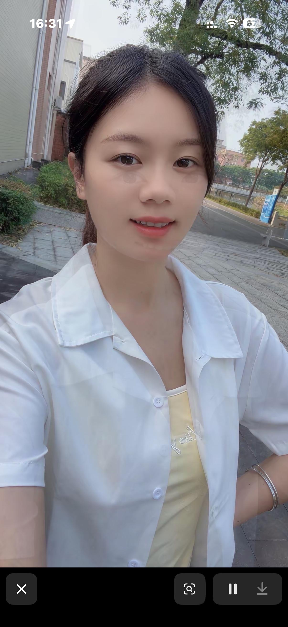 快三十岁的人了，还是那么单纯，跟一张小白纸一样
