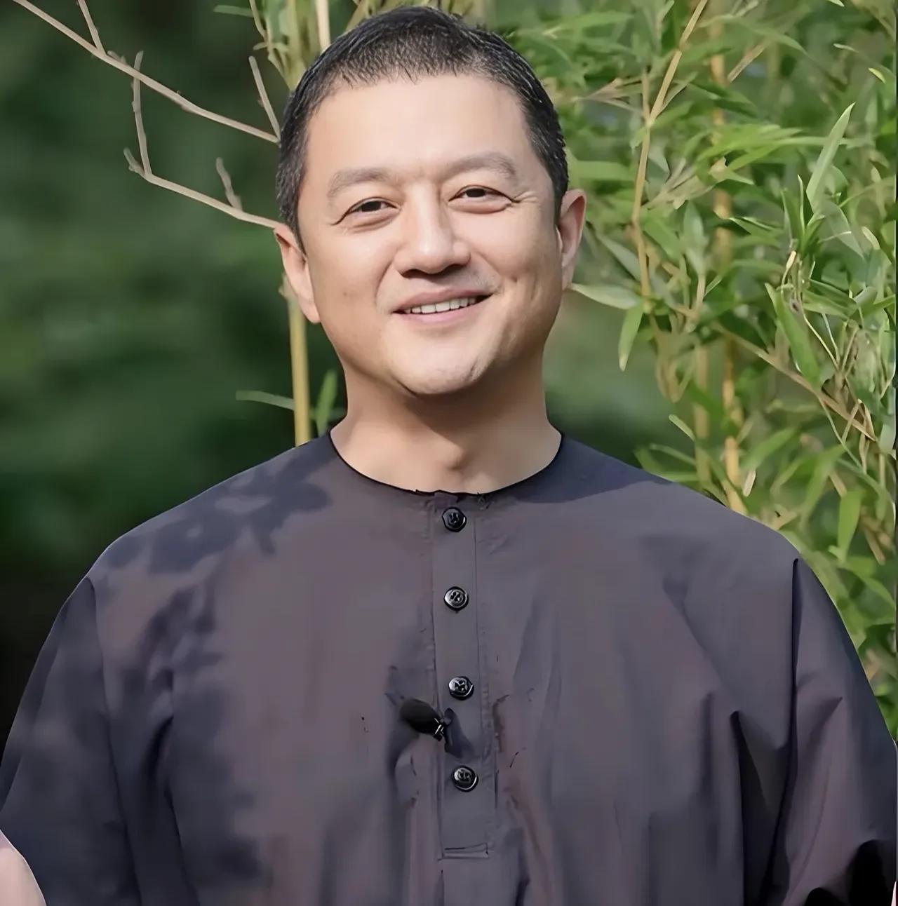 李亚鹏侠肝张雪义胆，中国就是需要更多像张雪李亚鹏这样的人李亚鹏最近在直播里提