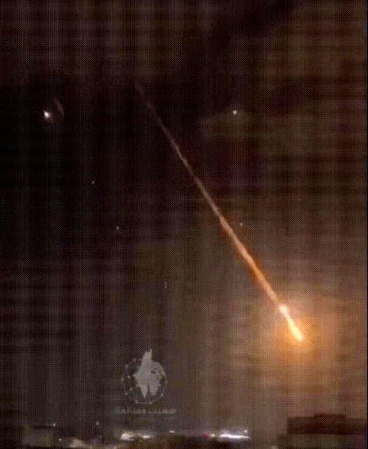 高超音速导弹与普通导弹的最大区别来了！伊朗“法塔赫-1”高超音速导弹17日击中