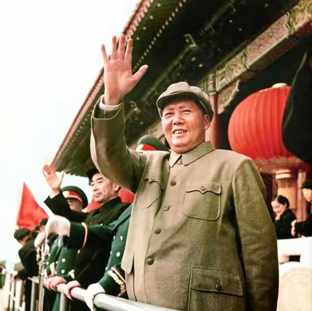 毛主席是南方人的根，北方人的魂，文武双全定乾坤咱都见过毛主席的标准像吧？但