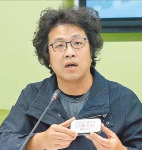 沈伯洋干的太不是人事,现在怕了也没用!沈伯洋终于意识到事情的严重性了。