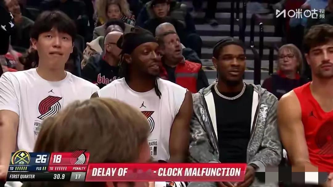 杨瀚森的球技不高,但是他的生活幸福指数很高啊……!首先,人家年薪千万人民币,