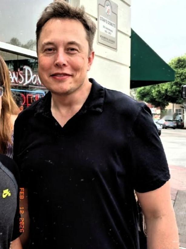 马斯克最近说的一句话，估计西方不少权贵都要睡不着了。他说：“谁要是敢把爱泼斯坦那