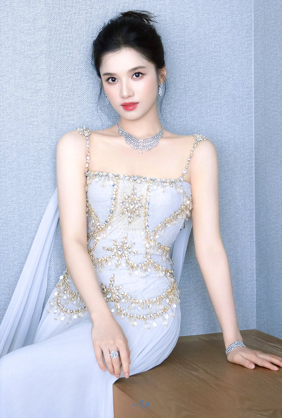 白光蓝💧💎✨张婧仪张婧仪