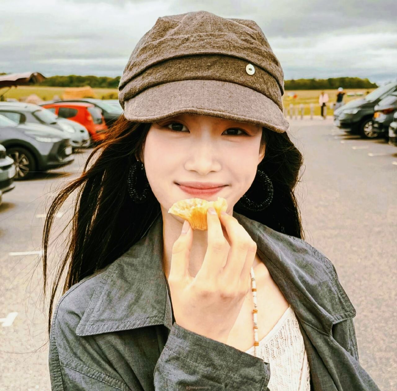 谁懂卢昱晓这种淡颜的松弛感！不必强求