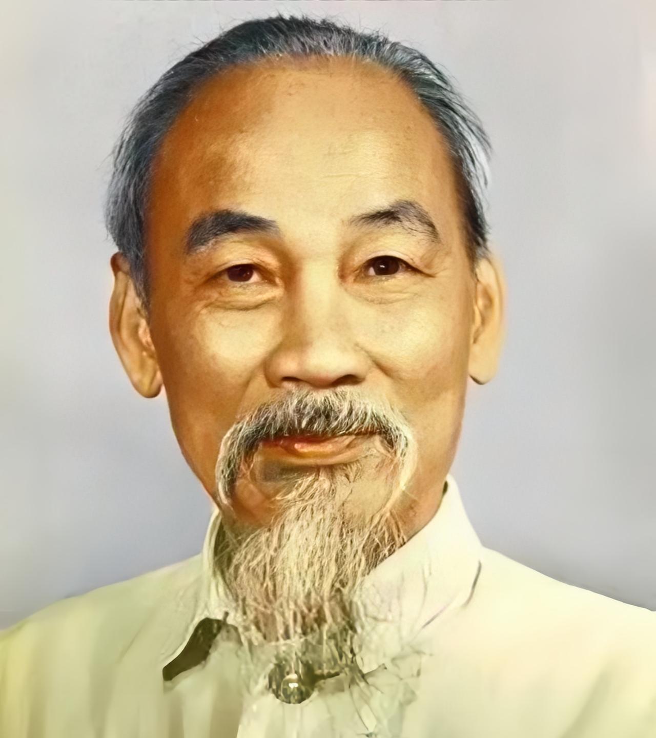 1950年，胡志明向斯大林提出，要10个步兵师的装备。斯大林说，越南同志的要求不