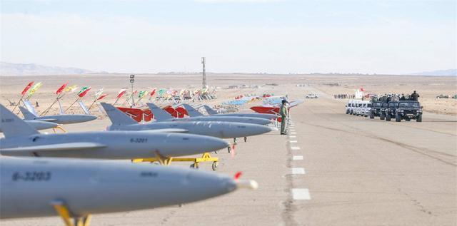 美军130亿美元的"林肯"号航母，现在最怕的可能不是导弹，而是一群造价几万块的无