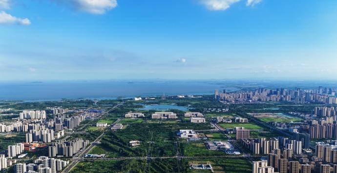 安徽令人最向往的地方，省府中轴。这个地方办公的确是风水宝地，环境也好，也远离闹市