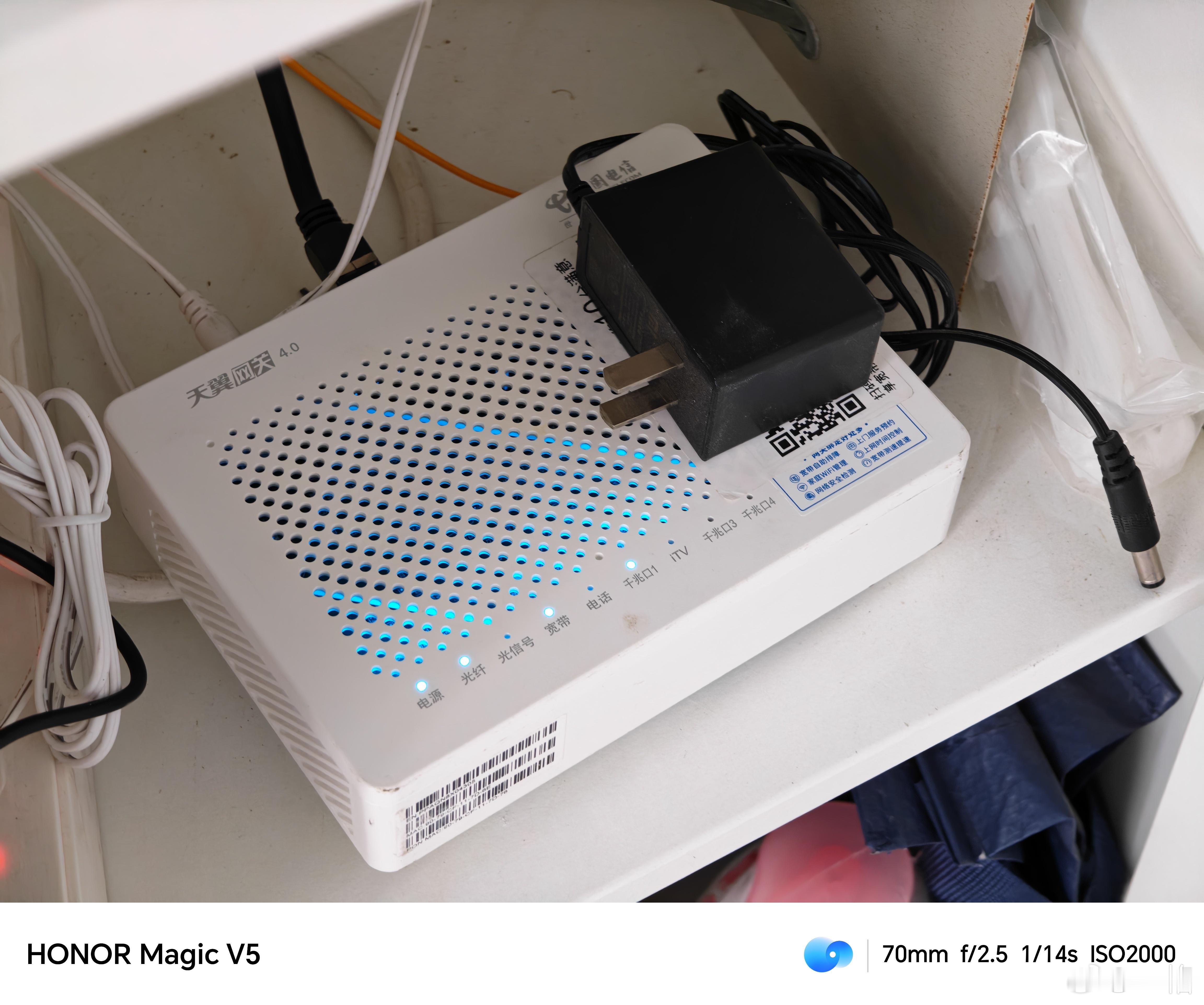 噗，就这个破电源坏了导致断网光猫是中兴的，上回也是电源坏了，给我换个小