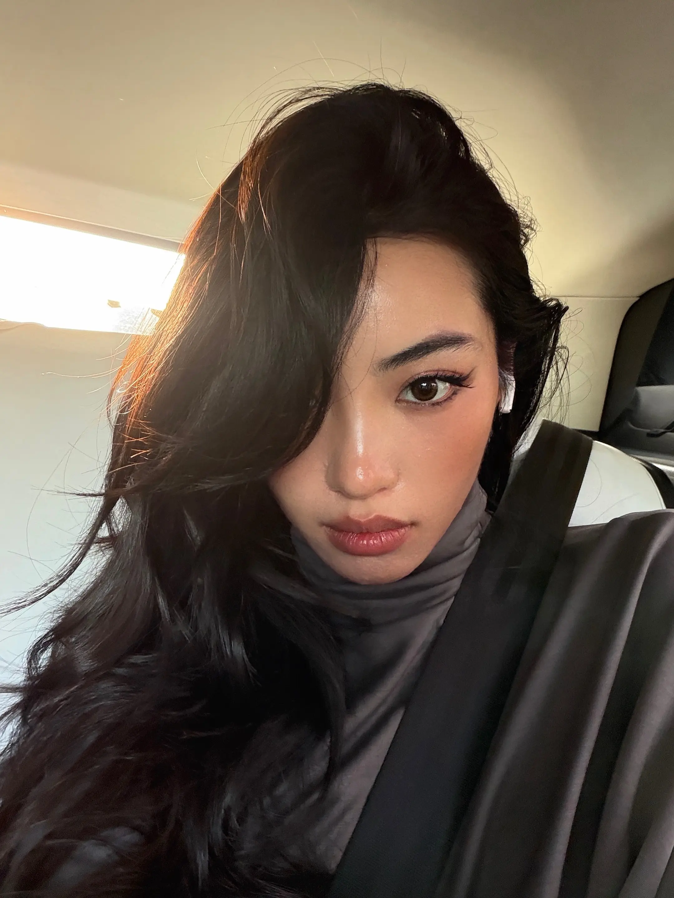 今天化了美美的妆💅。还有新的美甲 姐要去度假了！！