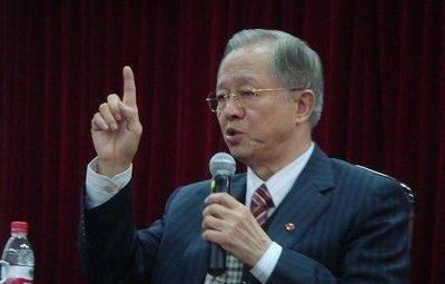 曾仕强曾对台湾做出预言：“台湾会由一位出人意料的人物，以始料不及的方式解放”，他