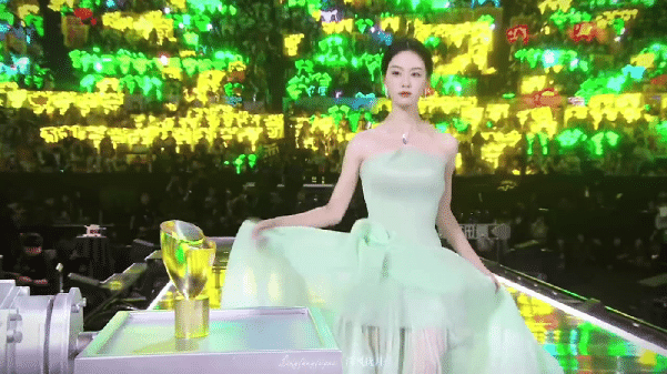 这裙子根本不好看，换个人穿就是灾难现场