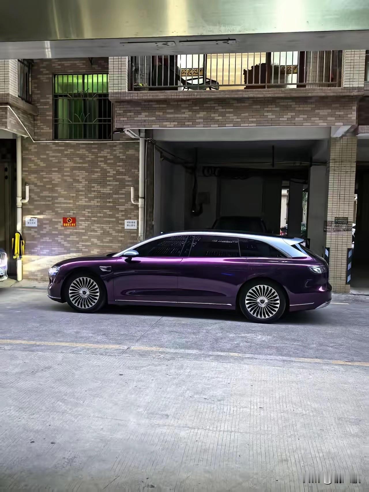 每天能刷到这么漂亮的享界s9t图片，我的车却遥遥无期，39天了，眼馋啊。享界s9