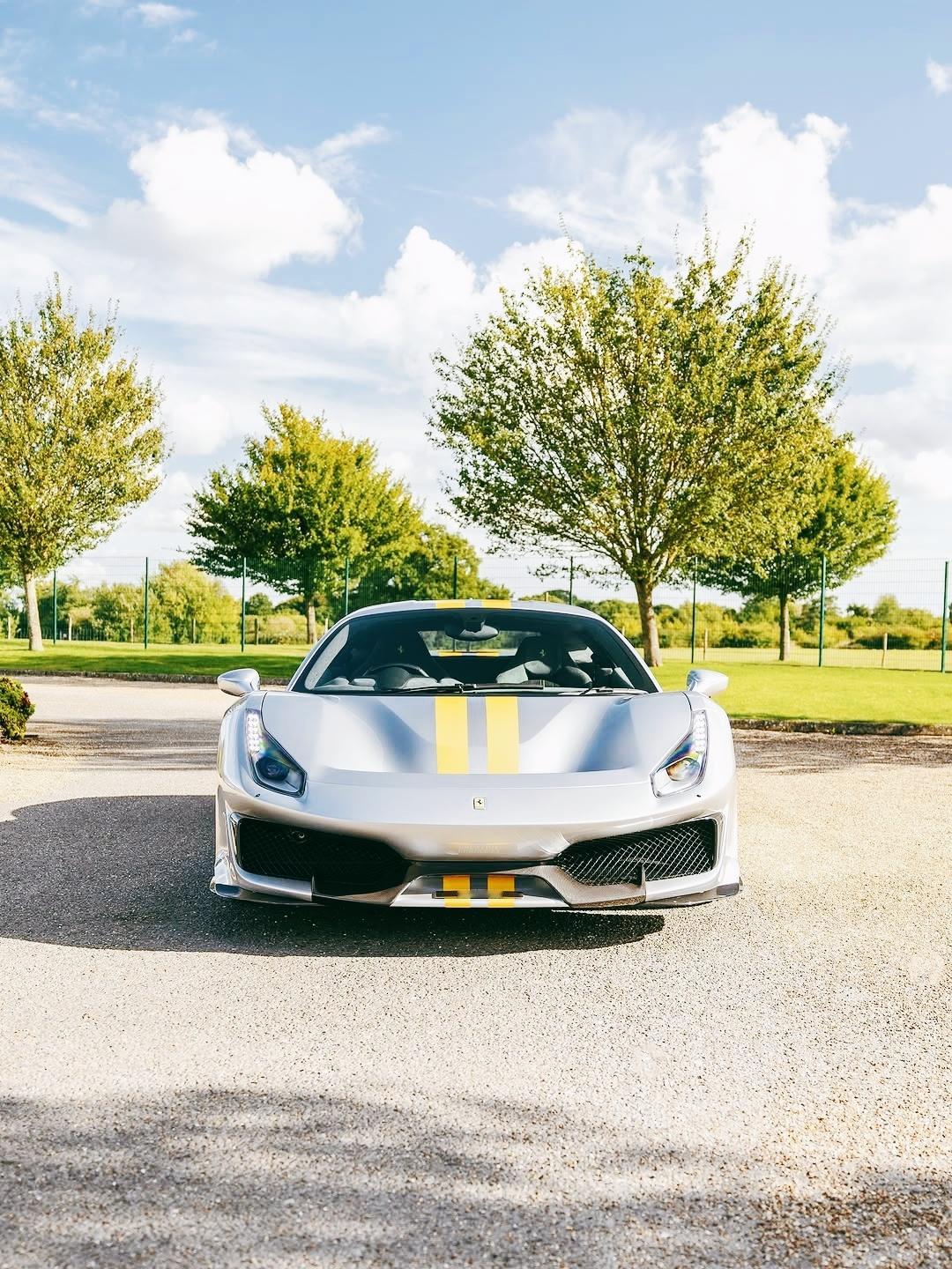 Ferrari488Pista搭载3.9LV8发动机720马力