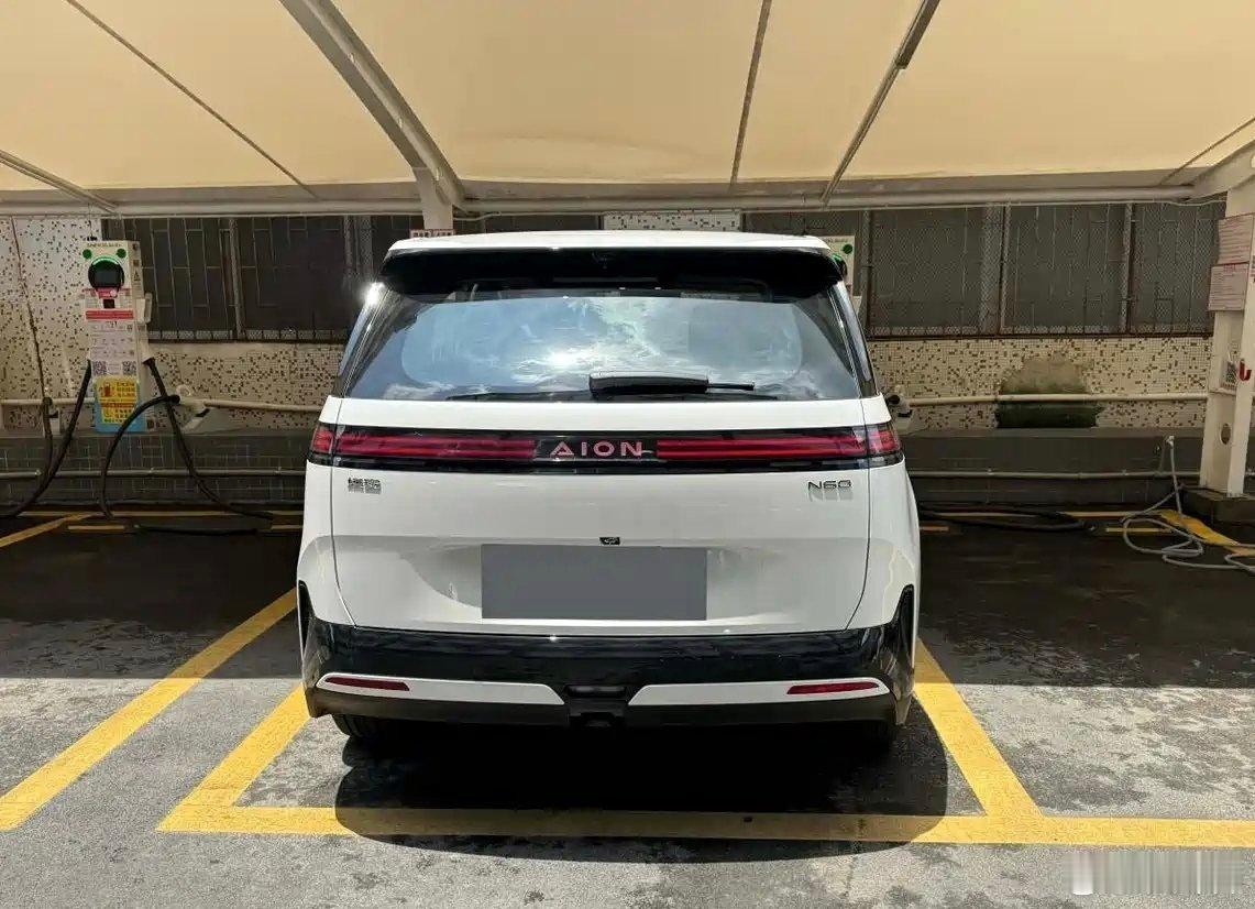当初选车，对比过好几款，智驾不是加价就是半成品。N60直接标配激光雷达，这诚意没谁了。提车前我也嘀咕