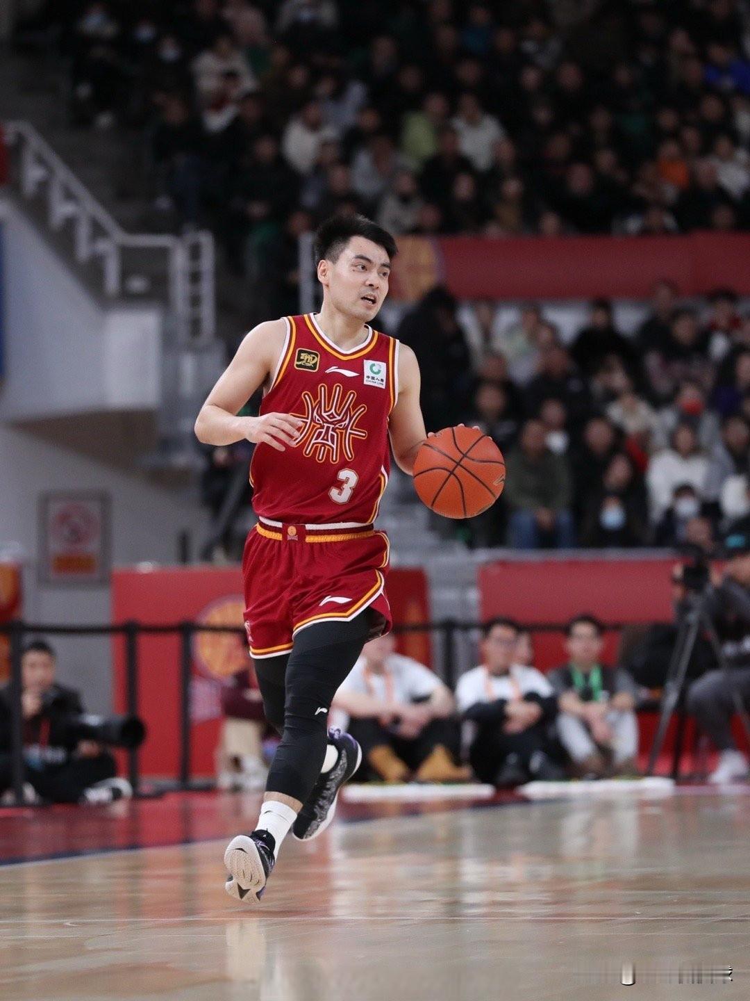 山西汾酒大将贾明儒真是大放异彩！在今天山西汾酒主场以102：91击败浙江稠州金租