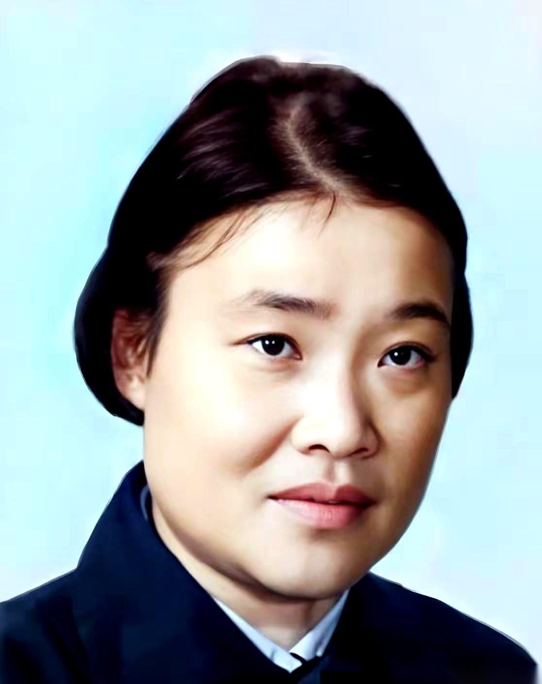 1981年，46岁的刘玉洁调任商丘地委副书记，头两年全在走土路、下田地、钻农户家
