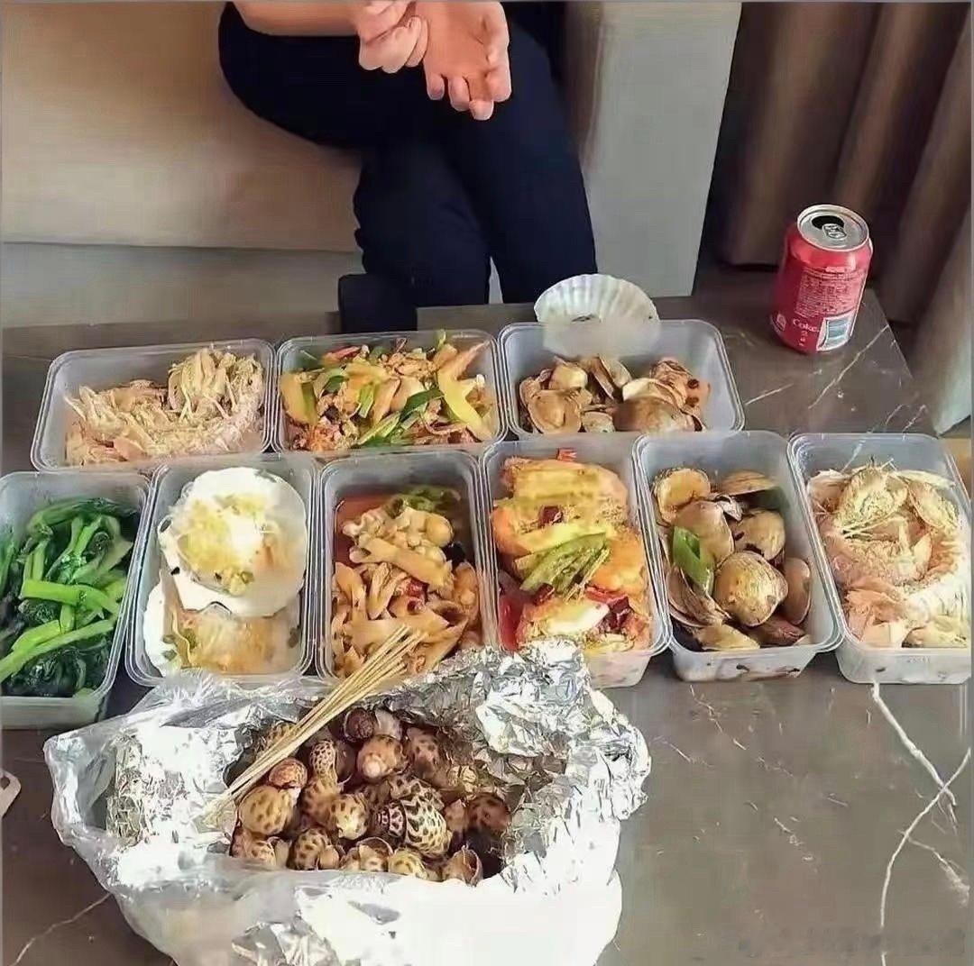 秦海璐这顿饭估计顶我10天工资了吧