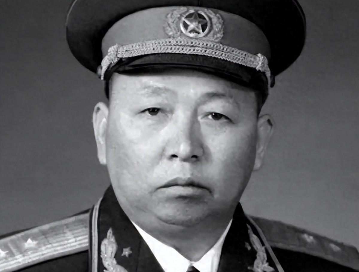 红四方面军老战士重聚时，王树声打趣詹才芳：现在还敢像过去那样打陈锡联耳光吗19