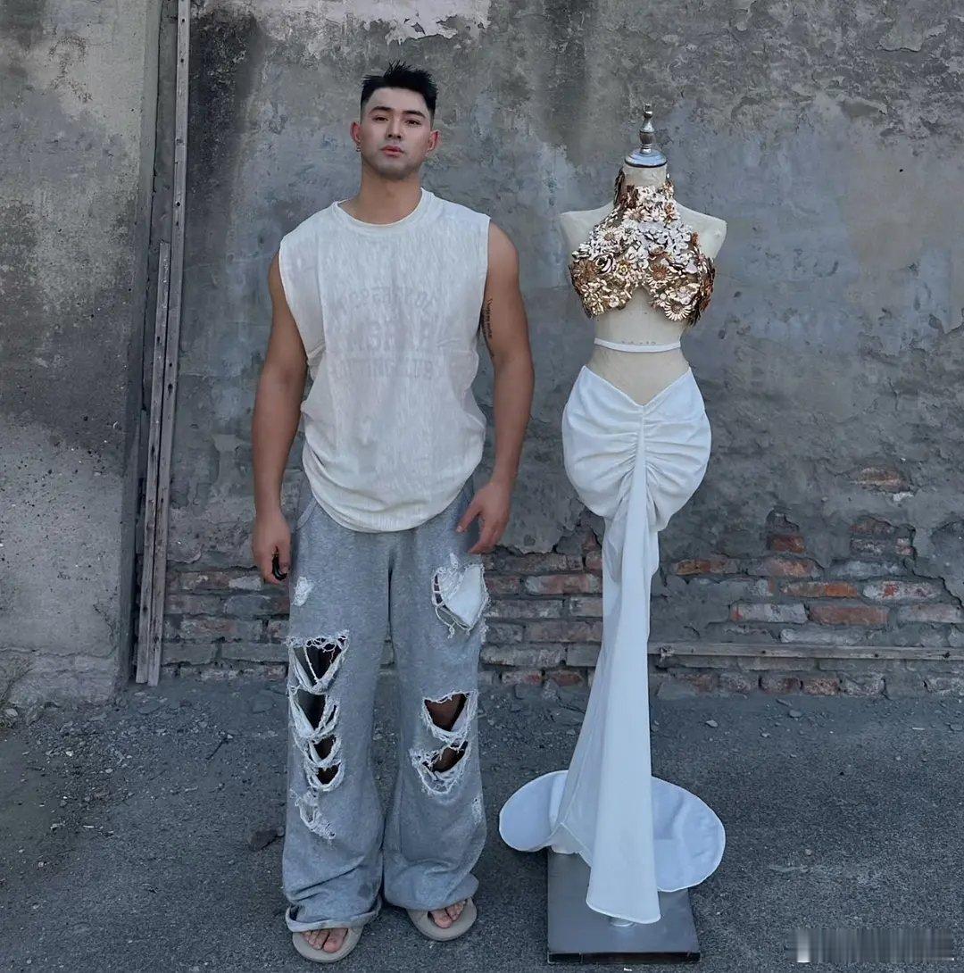 花粉来评，喜欢这个设计师的衣服吗