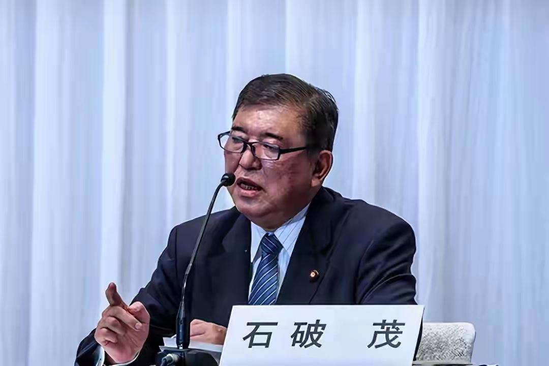 中日风波迟迟未平，日本前首相石破茂又表态了。但这次，他却格外一针见血地回答了一