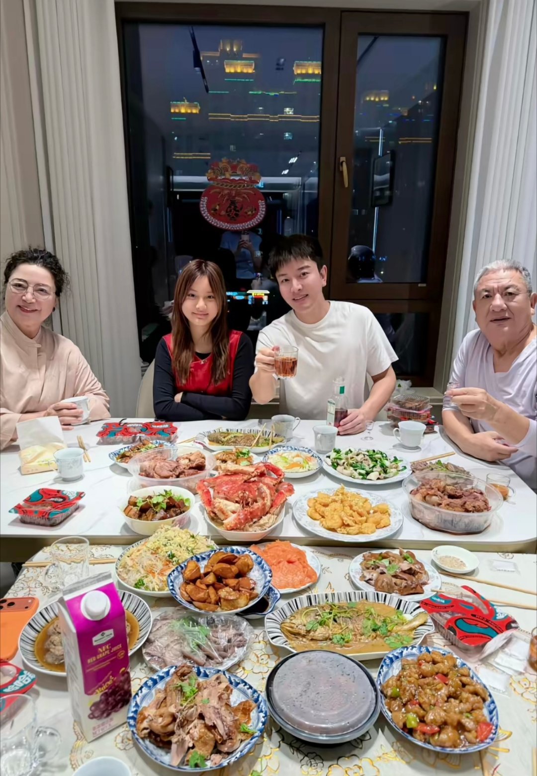 甜馨去爸爸贾乃亮家过年了