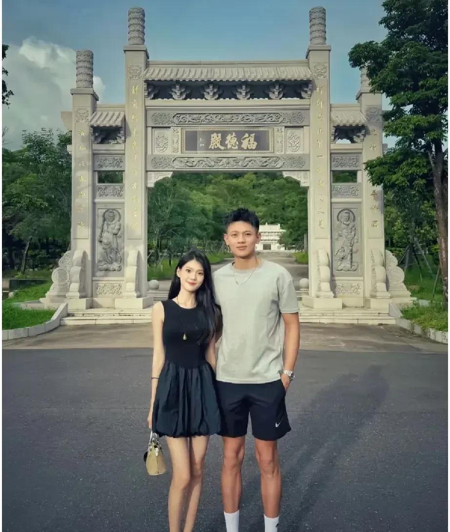 这就是人人都羡慕的爱情吧。