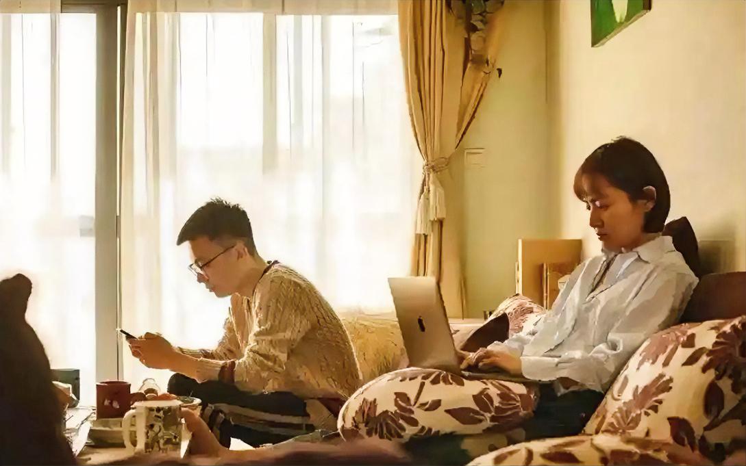 老公习惯性冷暴力怎么治办？你更冷，注意哦，这里的冷，不是他冷暴力你也跟着冷，