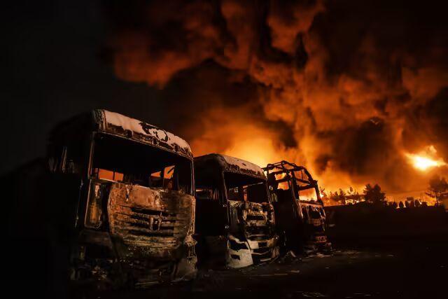 忍无可忍，摊牌了！3月8日，以色列在伊朗德黑兰发动空袭致油库起火，中国与俄罗斯