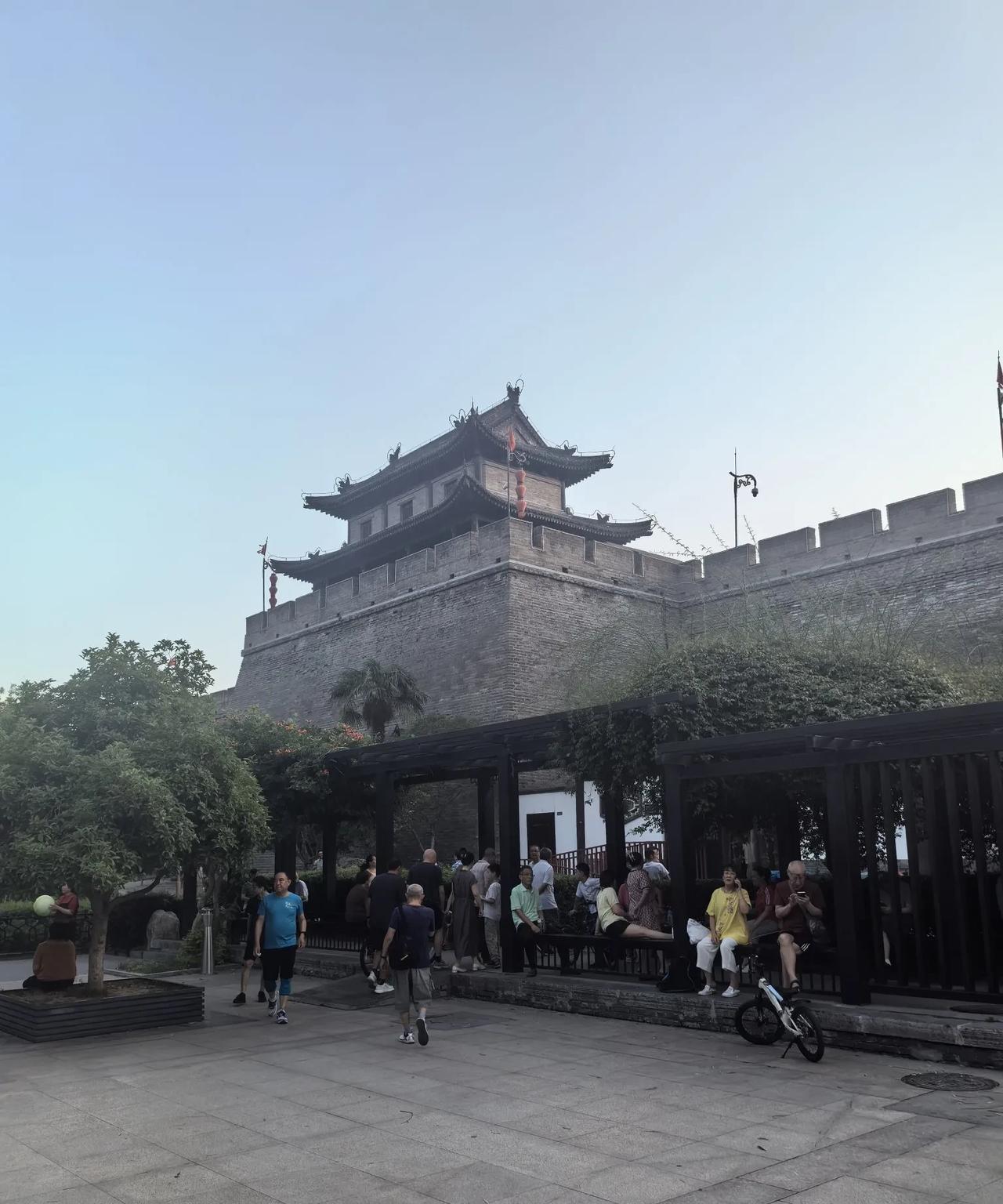不断让自己变好，会在双向奔赴中更有竞争力和吸引力。